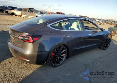 2020 Tesla Model 3 z USA, uszkodzony, nr VIN 5YJ3E1EC6LF641778